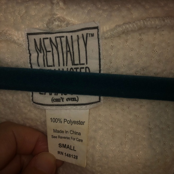 Super Cozy Beige Sweatshirt Top. Size Small - Picture 6 of 7